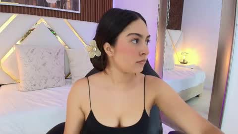 Snapshot of emelie_ch_ chatting on 03-11-26, 03:01 Emily online show from 03-11-26, 03:01