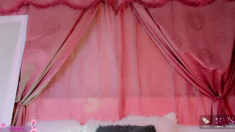 Snapshot of emely_rous chatting on 12-02-24, 03:37 Emely Rous online show from 12-02-24, 03:37