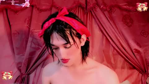 Snapshot of emely_rous chatting on 12-14-24, 10:02 Emely Rous online show from 12-14-24, 10:02