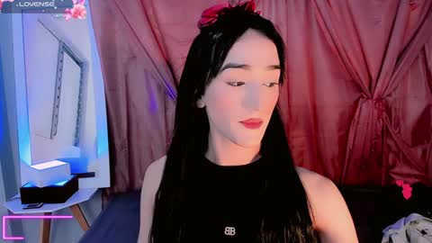 Snapshot of emely_rous chatting on 01-15-25, 02:27 Emely Rous online show from 01-15-25, 02:27