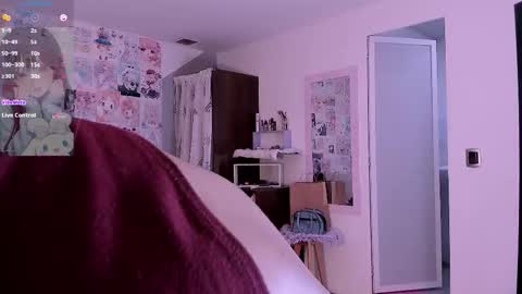 Snapshot of emely_rous chatting on 02-10-26, 12:26 Emely Rous online show from 02-10-26, 12:26