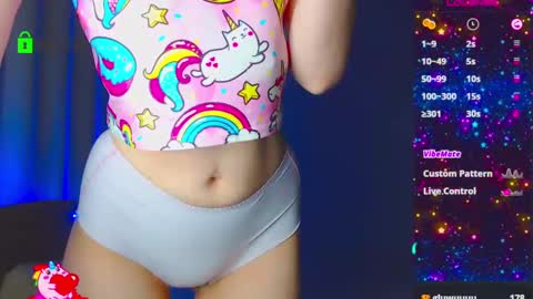 Snapshot of emelycrystal chatting on 03-01-25, 09:40 Emely online show from 03-01-25, 09:40