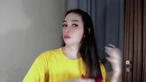 Snapshot of emelyn_fuckdoll chatting on 12-03-24, 08:27 Scarlett online show from 12-03-24, 08:27