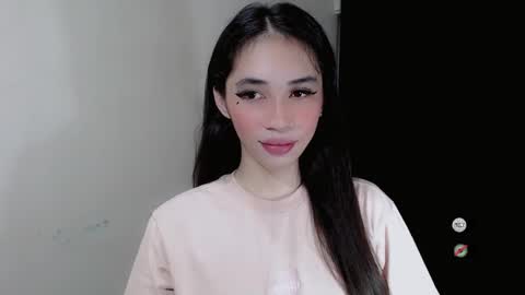 Snapshot of emelyn_fuckdoll chatting on 12-14-24, 06:46 Scarlett online show from 12-14-24, 06:46