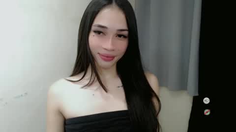 Snapshot of emelyn_fuckdoll chatting on 01-23-25, 05:35 Scarlett online show from 01-23-25, 05:35