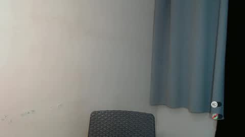 Snapshot of emelyn_fuckdoll chatting on 01-23-25, 08:36 Scarlett online show from 01-23-25, 08:36