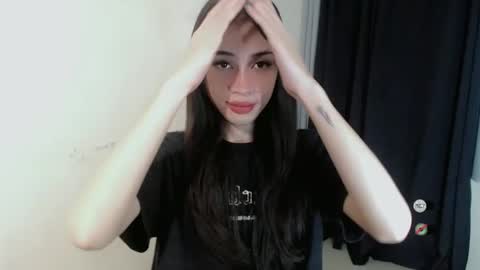 Snapshot of emelyn_fuckdoll chatting on 01-26-25, 06:28 Scarlett online show from 01-26-25, 06:28