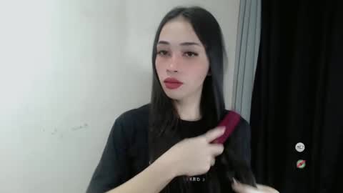 Snapshot of emelyn_fuckdoll chatting on 01-27-25, 06:41 Scarlett online show from 01-27-25, 06:41