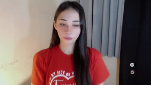 Snapshot of emelyn_fuckdoll chatting on 02-16-25, 01:05 Scarlett online show from 02-16-25, 01:05