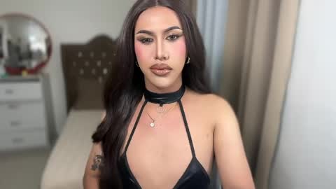 EMELY online show from 03-11-26, 09:37