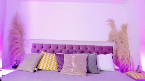 Snapshot of emelyy_carter chatting on 12-09-24, 06:57 Emy online show from 12-09-24, 06:57