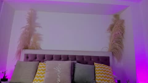 Snapshot of emelyy_carter chatting on 12-19-24, 07:51 Emy online show from 12-19-24, 07:51