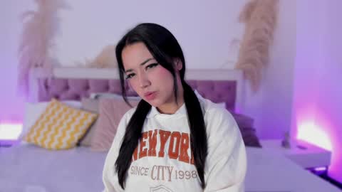 Snapshot of emelyy_carter chatting on 01-08-25, 07:56 Emy online show from 01-08-25, 07:56