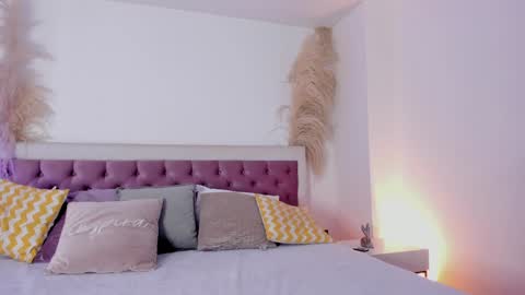 Snapshot of emelyy_carter chatting on 01-13-25, 07:42 Emy online show from 01-13-25, 07:42