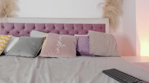 Snapshot of emelyy_carter chatting on 01-24-25, 01:45 Emy online show from 01-24-25, 01:45