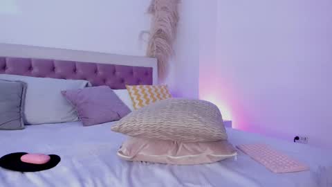 Snapshot of emelyy_carter chatting on 03-06-25, 07:54 Emy online show from 03-06-25, 07:54