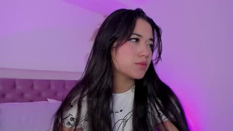 Snapshot of emelyy_carter chatting on 03-11-25, 11:04 Emy online show from 03-11-25, 11:04