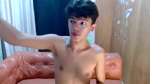 Snapshot of emerald_cummer chatting on 12-20-25, 08:10 emerald_cummer online show from 12-20-25, 08:10