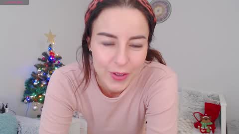 Snapshot of emerald_kittycat chatting on 01-17-25, 11:38 just me online show from 01-17-25, 11:38