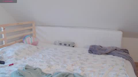 just me online show from 11-22-25, 01:54