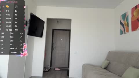 Snapshot of emeraldcotton chatting on 06-22-26, 11:51 Gily online show from 06-22-26, 11:51