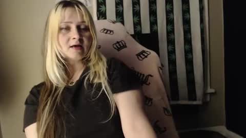 emeraldstrawberri online show from 01-07-26, 07:55