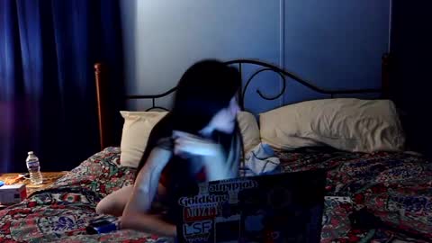Snapshot of emi_dean87 chatting on 09-27-25, 03:44 Emi dean online show from 09-27-25, 03:44