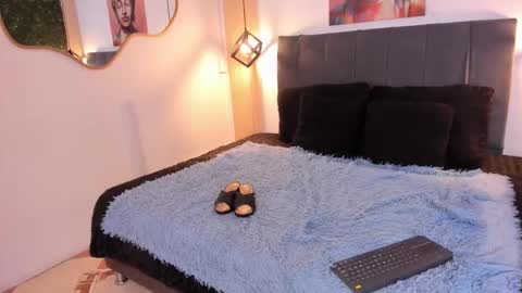 Snapshot of emi_sweet1 chatting on 03-11-26, 03:23 Emi online show from 03-11-26, 03:23