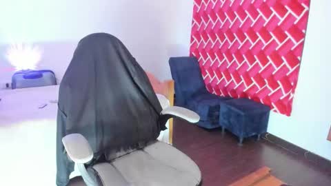 Snapshot of emiily15_ chatting on 03-06-26, 01:35 Emi online show from 03-06-26, 01:35