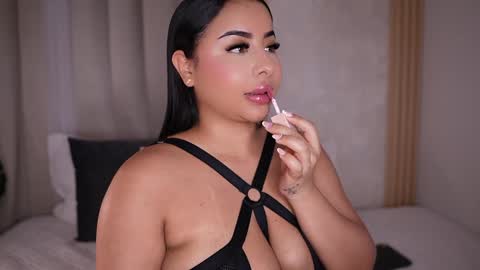 Snapshot of emiily_bell chatting on 01-12-25, 01:53 online show from 01-12-25, 01:53