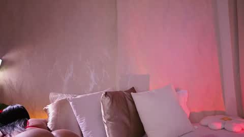 Snapshot of emiily_bell chatting on 03-12-25, 11:53 online show from 03-12-25, 11:53