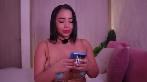    online show from 11-12-25, 06:19