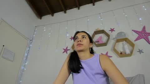 Snapshot of emiily_parkerr chatting on 02-06-25, 03:06 Emily online show from 02-06-25, 03:06