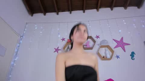 Snapshot of emiily_parkerr chatting on 02-13-25, 09:20 Emily online show from 02-13-25, 09:20