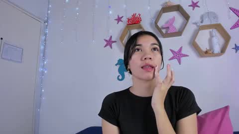 Snapshot of emiily_parkerr chatting on 02-20-25, 02:40 Emily online show from 02-20-25, 02:40