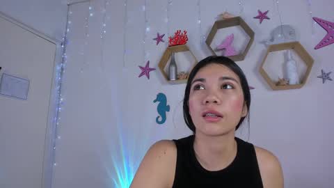 Snapshot of emiily_parkerr chatting on 03-05-25, 02:57 Emily online show from 03-05-25, 02:57