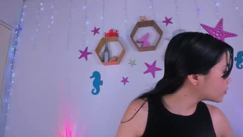 Snapshot of emiily_parkerr chatting on 09-17-25, 03:19 Emily online show from 09-17-25, 03:19
