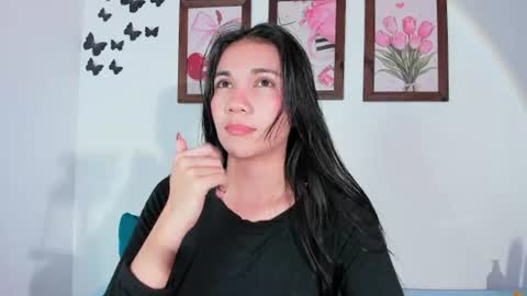 Snapshot of emiily_parkerr chatting on 06-23-26, 09:02 Emily online show from 06-23-26, 09:02