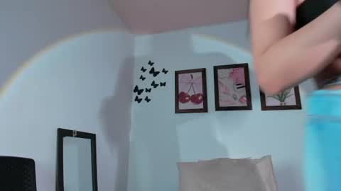 Snapshot of emiily_parkerr chatting on 07-06-26, 09:50 Emily online show from 07-06-26, 09:50
