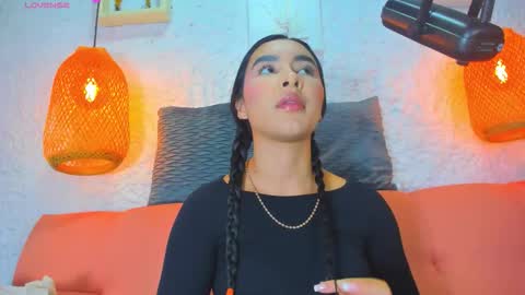 Snapshot of emiily_s chatting on 09-26-25, 12:09 Emily online show from 09-26-25, 12:09