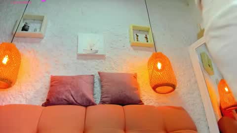 Snapshot of emiily_s chatting on 10-02-25, 12:01 Emily online show from 10-02-25, 12:01