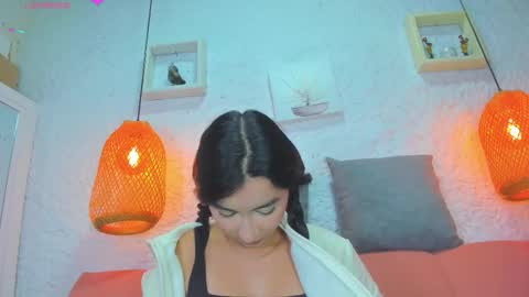 Snapshot of emiily_s chatting on 10-21-25, 12:06 Emily online show from 10-21-25, 12:06