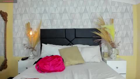 Snapshot of emiilymoss chatting on 03-13-26, 07:42 Emy online show from 03-13-26, 07:42