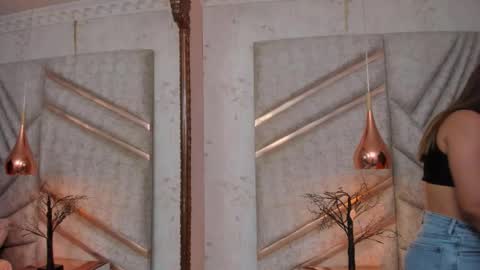 Snapshot of emiilymoss chatting on 03-14-26, 07:52 Emy online show from 03-14-26, 07:52