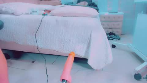 EmillySaenz online show from 07-01-26, 12:18