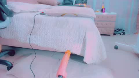 EmillySaenz online show from 07-09-26, 12:20
