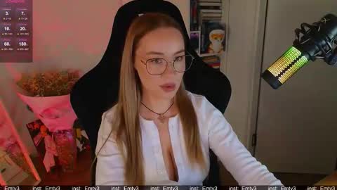 Emili online show from 12-02-25, 12:54