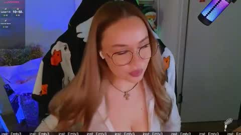 Emili online show from 12-18-25, 11:16