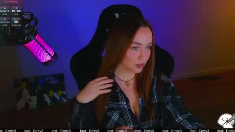 Emili online show from 05-18-26, 11:16