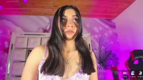 Emili clark  online show from 03-01-26, 04:14